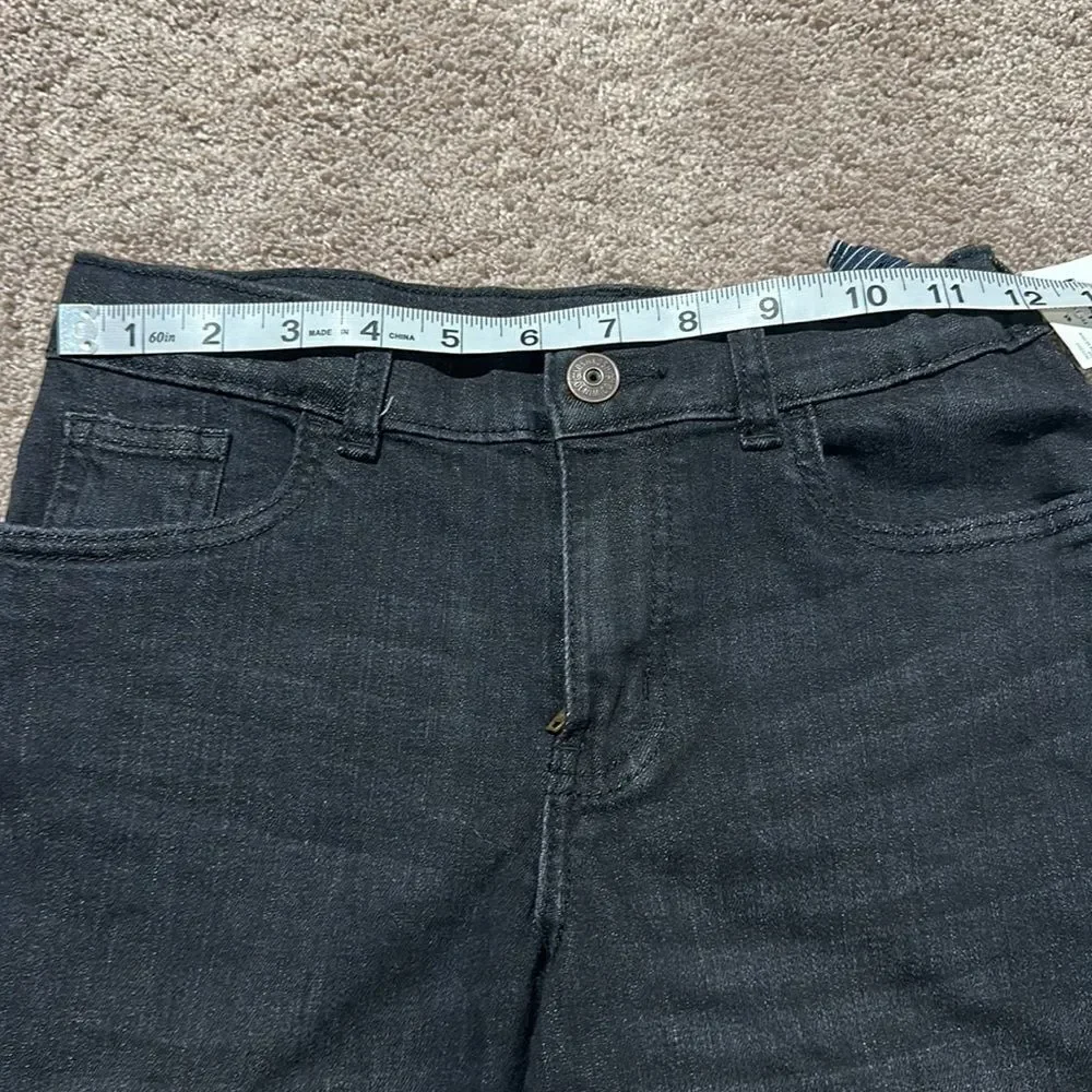 Osh Kosh denim shorts! Raw hem! Snap button with zipper size 8 stretch